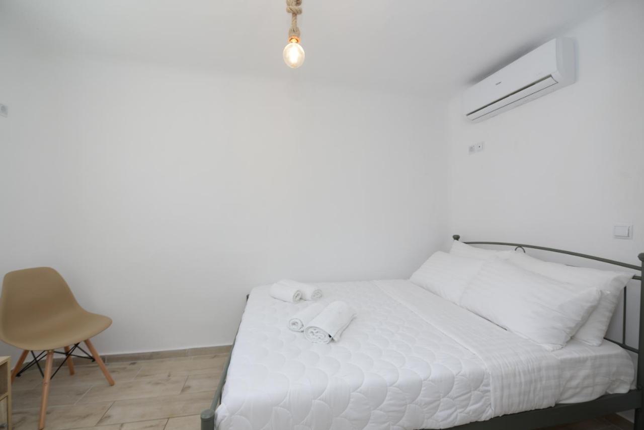 Superior Beachfront Apartment 1 With View To The Aegean Sea Panormos  Exterior photo